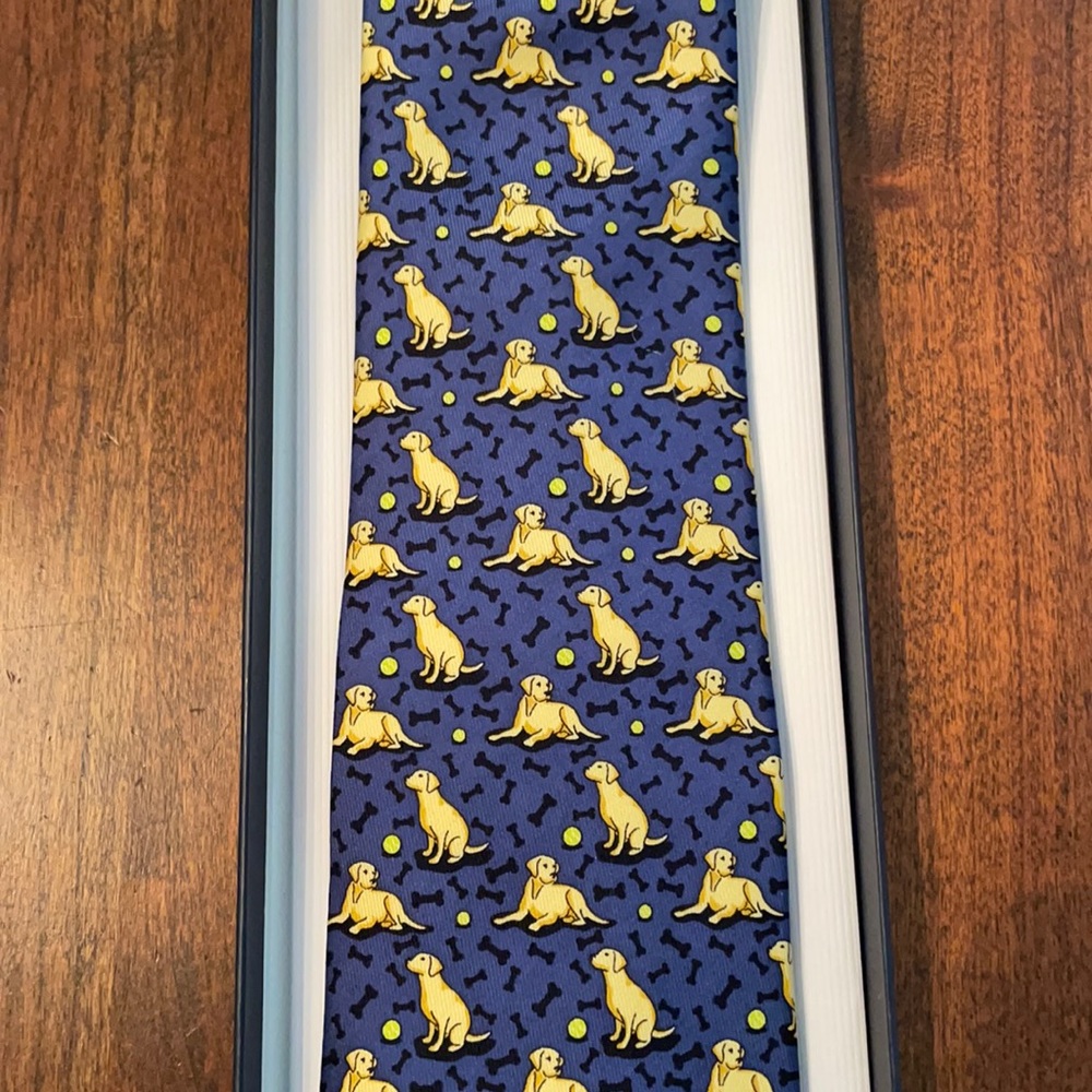 Vineyard Vines men's yellow lab tie NWT